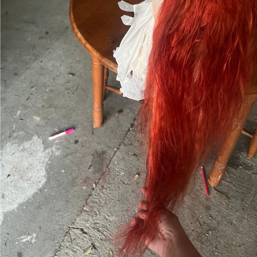 Red human wig - Picture 2 of 6